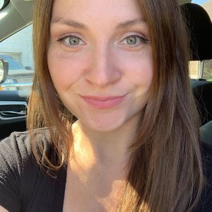 Meet your Posher, Adriana